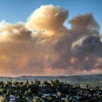 2018年11月从加利福尼亚州托潘加看到的伍尔西大火.
