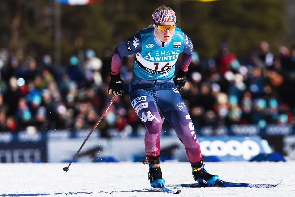 Image of Sammy Smith skiing.