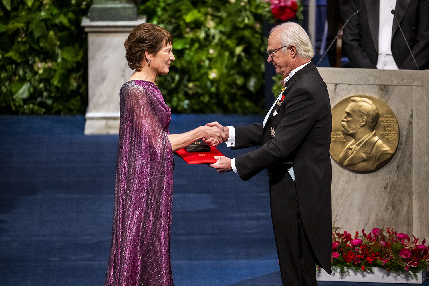 Pictured is Carolyn Bertozzi accepting the Nobel Prize.