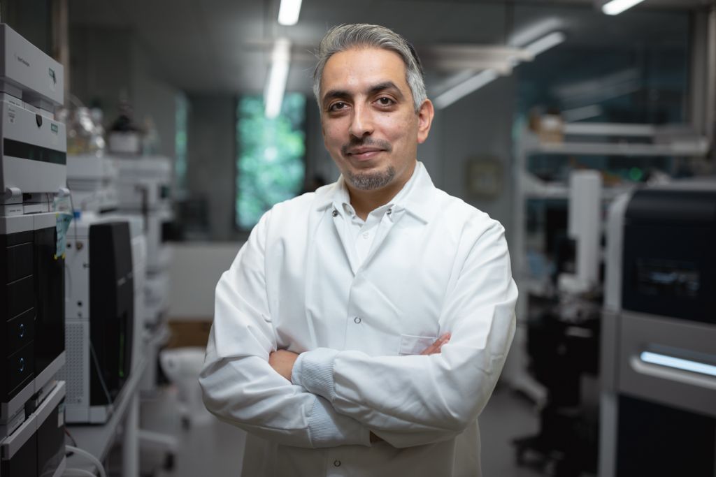 Profile photo of Monther Abu-Remaileh in his lab.