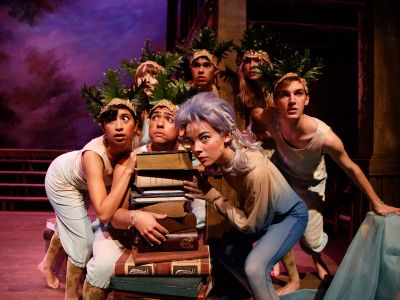 In a production of Shakespeare’s The Tempest, Ariel is performed by Lea Zawada and the island spirits are played by Susi Arguello, Isaac Goldstein, Brenna McCulloch, Elias Mooring, Sarah Mergen and Anatole Schneider.