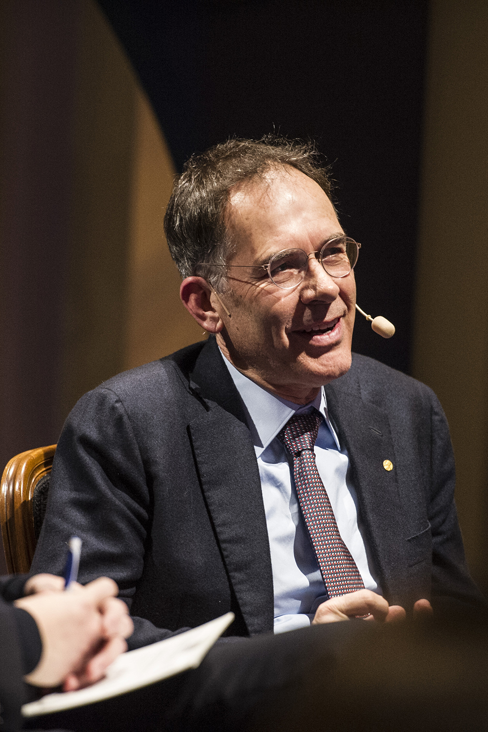 Guido Imbens gives a talk at the Nobel Prize Museum.