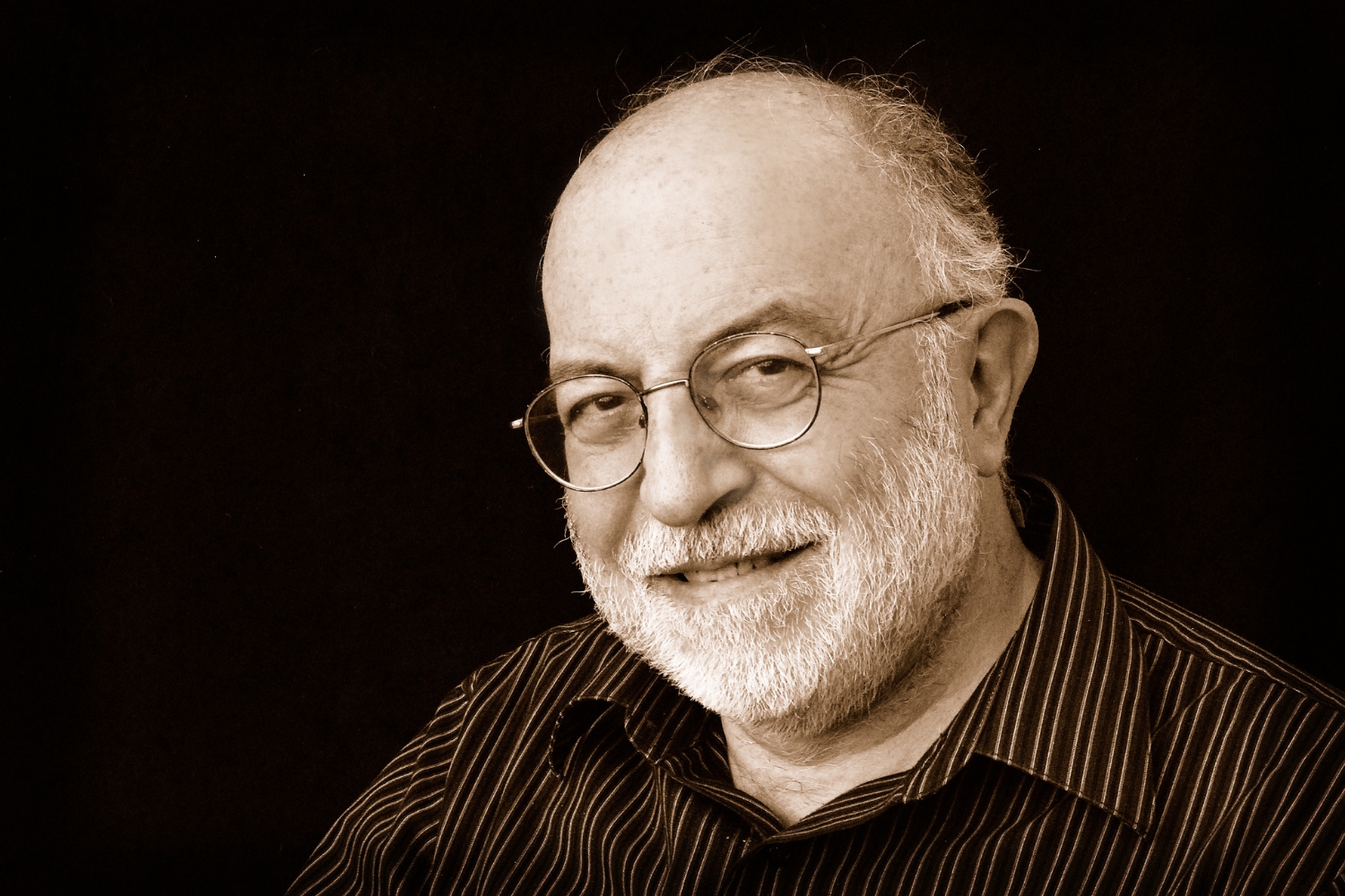Jorge Ruffinelli posing for a closeup profile photo.