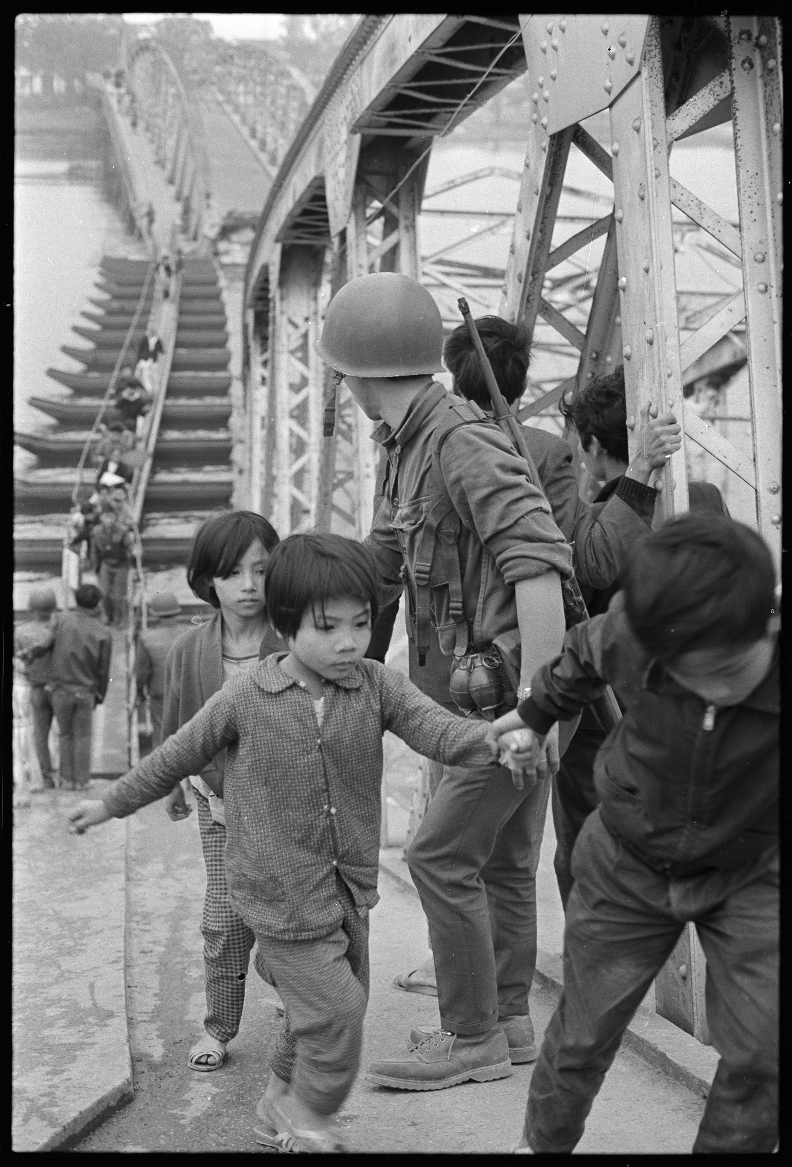 Refugee children fleeing