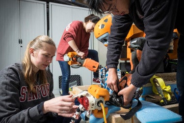 Students test robot's mechanical features