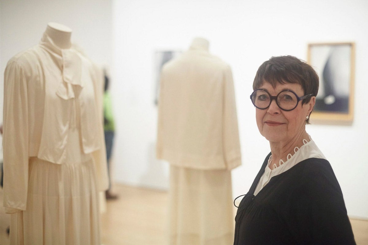 Professor Emerita Wanda Corn at the "Georgia O'Keeffe: Living Modern" exhibition at the Brooklyn Museum
