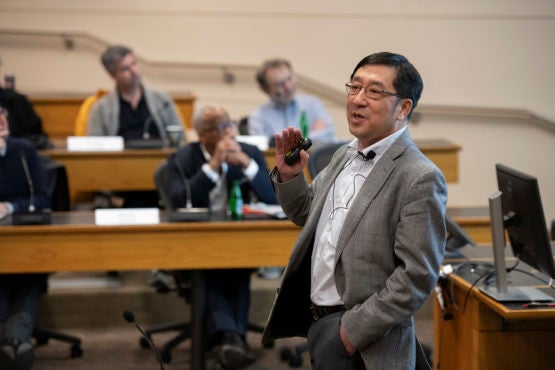 Chi-Chang Kao speaking to the Faculty Senate